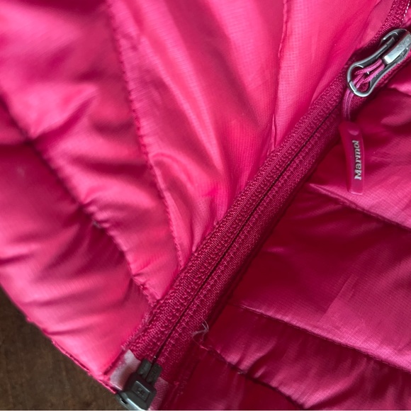 Marmot Women’s Pink 800 Fill XS Puffer Vest - Picture 14 of 15
